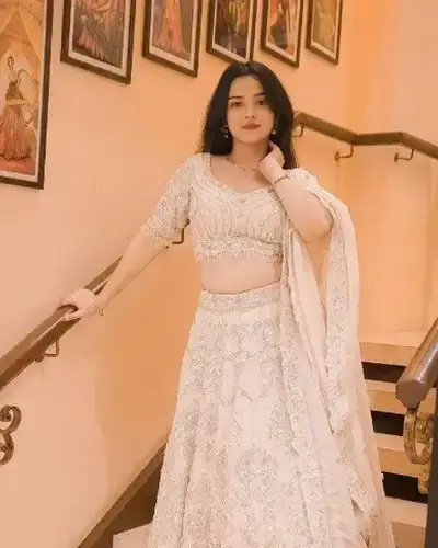 Escort Renapur